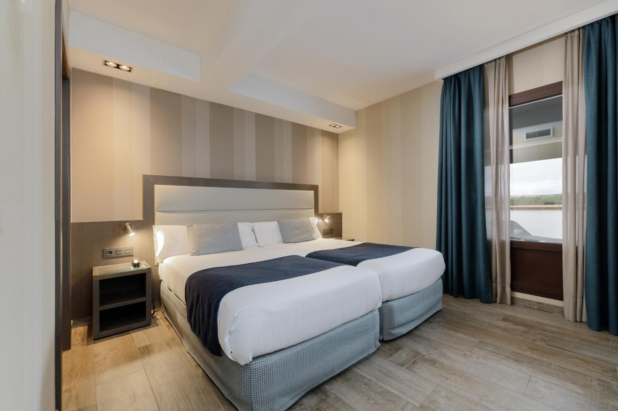 Double or Twin Room Terrace
